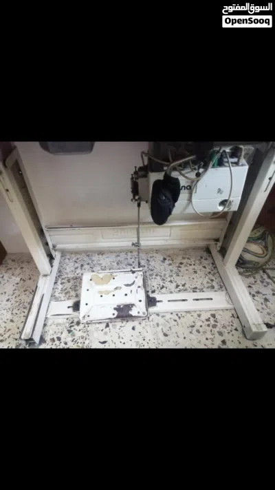 ماكينة خياطة بحالة جيدة للبيع بشكل مستعجل 3