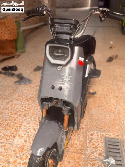دراجه شحن نضيفه اربع بطاريات 4