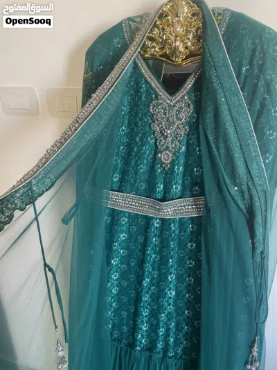فستان بشت اماراتي سهرة 2