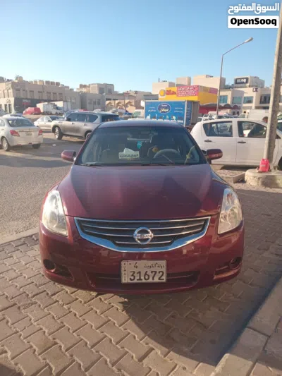 Nissan Altima Standard 3