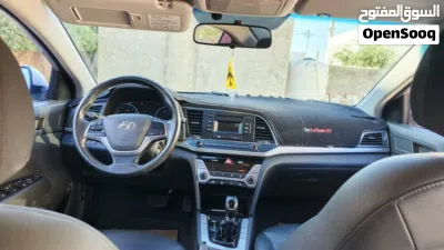Hyundai Avante SE 3