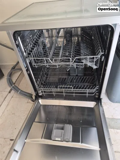 it's a very good condition only couple time being news and it's with the warranty still 3