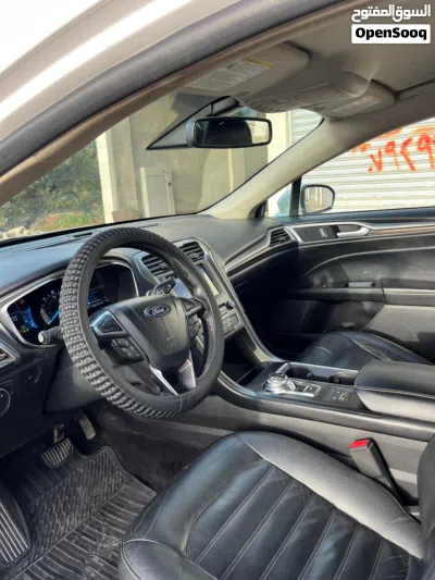 Ford Fusion SE 2