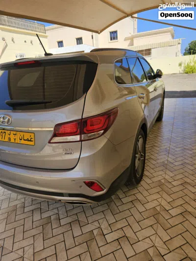 Hyundai Santa Fe Limited 3