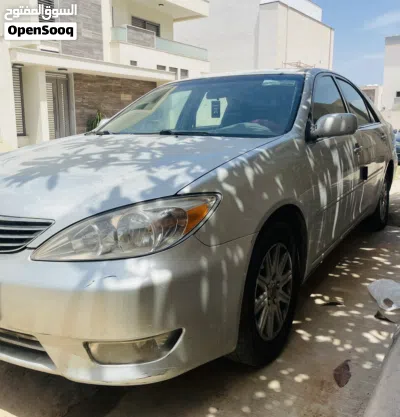 Toyota Camry LE 2