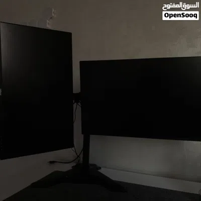 شاشتين مع ستاند شاشه شاشه من LG و شاشه الثانيه من Dahua شاشة LG 120Hz شاشه ثانيه 100Hz 2