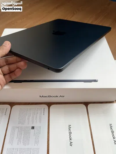 MacBook Air M2 16GB/256GB Midnight Black – Like New Condition// 100% Battery // Months Warranty Left 3