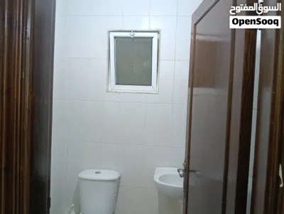 شقة طابق اول للإيجار الشهري مكونة من ثلاث غرف نوم بالقرب من كلية الاقتصار والطب جامعة اليرموك 3