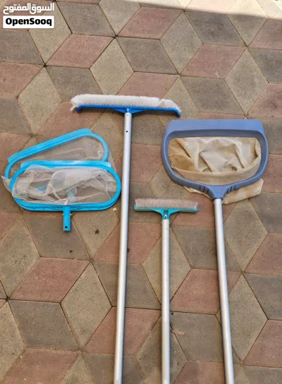 Pool brush and skimmer net 2