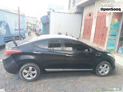 Hyundai Elantra Limited 3