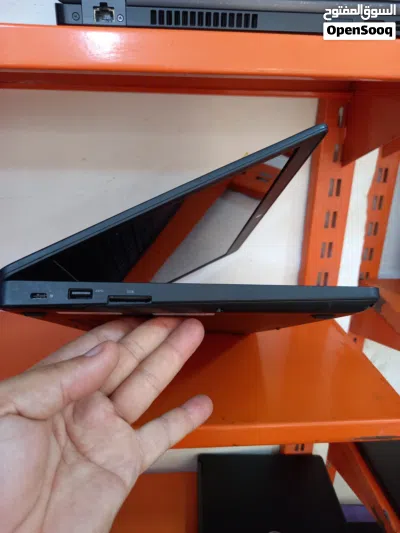 الشاشة لمس . dell . المعالج كور اي 7 الجيل 7 من فئة HQ . الهارد 256 ssd الرام 8 3