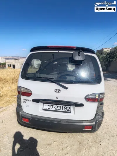 Hyundai H1 GLS 3