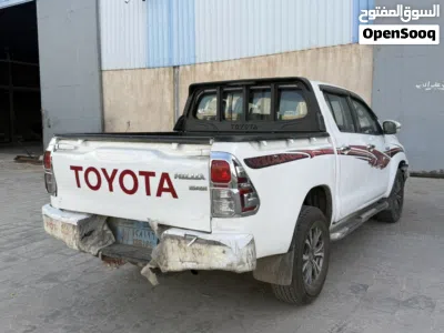 Toyota Hilux SR5 3