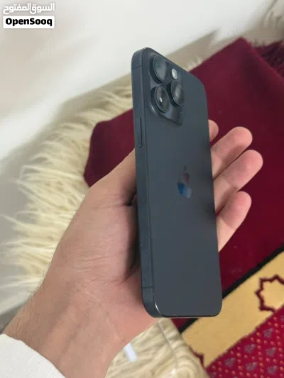 للبيع ايفون 15 برو ماكس 4