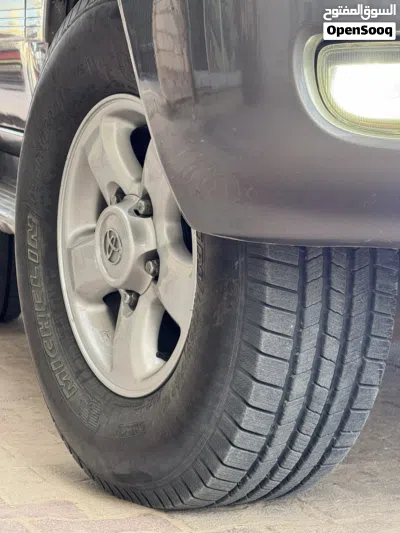 Toyota Land Cruiser GXR 2