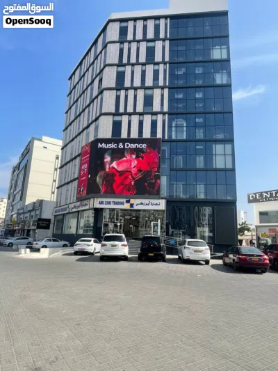 --- *مطلـــــــــــــووب شراء بناية سكني تجاري في مسقط* *المواصفات المطلوبة:* - موقع حيوي ونشط 2