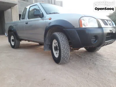 Nissan Frontier Crew Cab Hardboy Edition 3