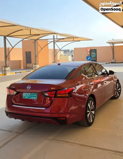 نيسان التيما SV 4