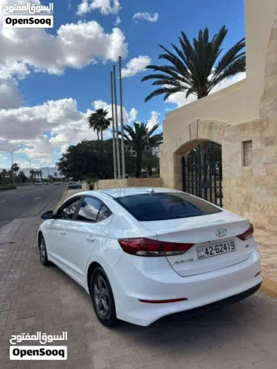 هيونداي افانتي Standard 3