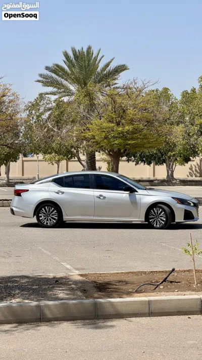 نيسان التيما SV 4