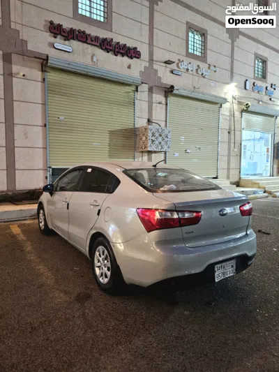 كيا ريو Standard 2