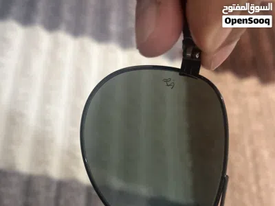 نظارة شمسية من ماركة Ray-Ban 4