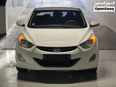 Hyundai Avante Standard 3