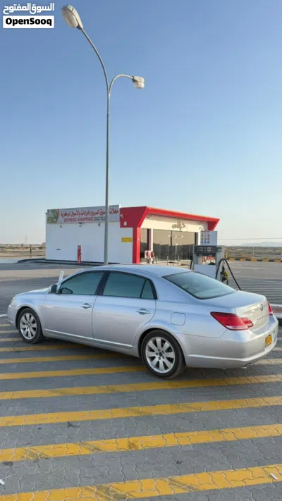 Toyota Avalon XLS 3