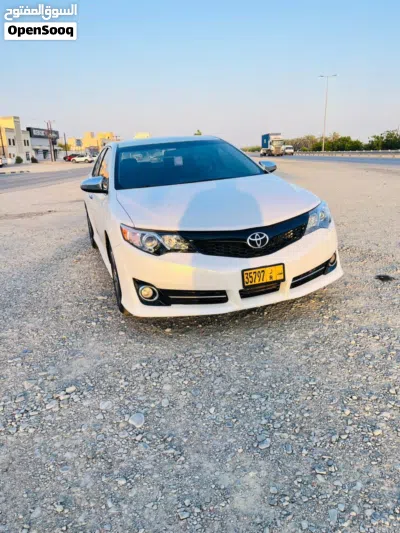 Toyota Camry SE 4