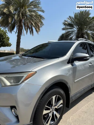 Toyota RAV 4 XLE 3