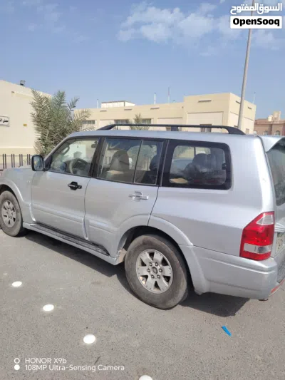 Mitsubishi Pajero GLS Top 2