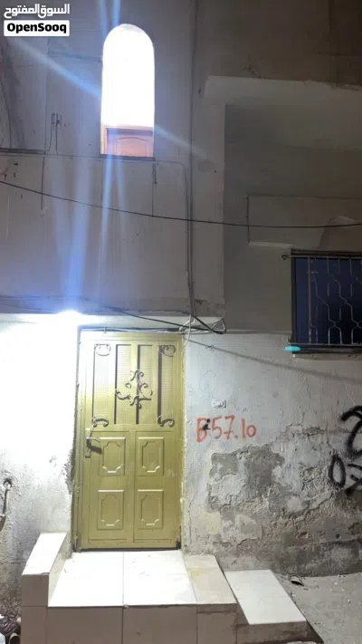 بيت مكون من طابقين في مخيم حطين قريب من الشارع الرئيسي 3