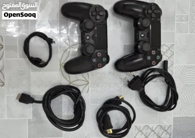 Sony PlayStation PS4 with two controllers - Excellent Condition 2