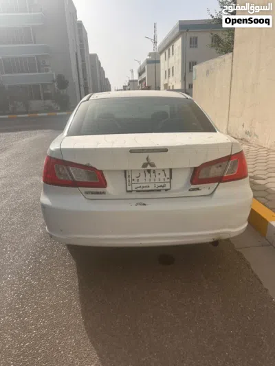 ميتسوبيشي جالنت Standard 4