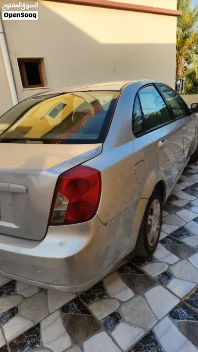 Chevrolet Optra LS 2