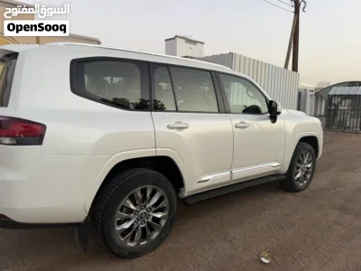 Toyota Land Cruiser GR 4
