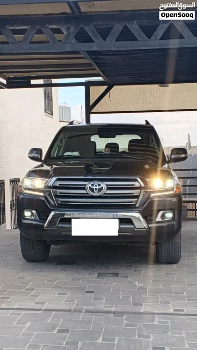 Toyota Land Cruiser GXR 3