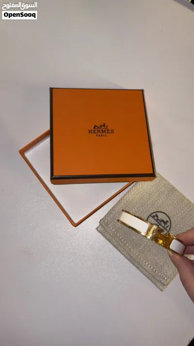 اسوارة Hermès Clic H أصلية أبيض × دهبي مقاس GM بالفول سيت 4