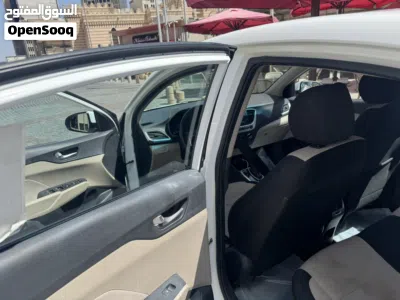 Hyundai Accent Standard 2