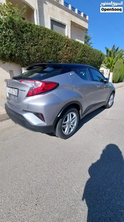 Toyota C-HR Standard 2