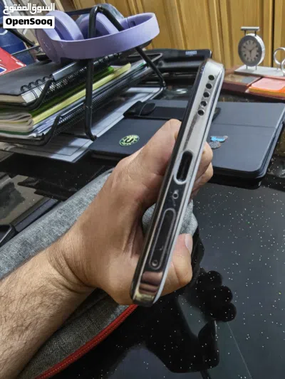 هونر 200 هاتف أبيض بحالة ممتازة بسعة 512 جيجابايت 2