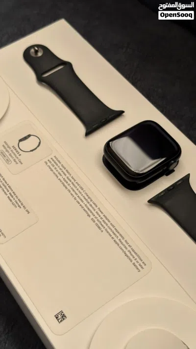 Apple Watch Series 8 (45mm) GPS, Like New, Open Box 3