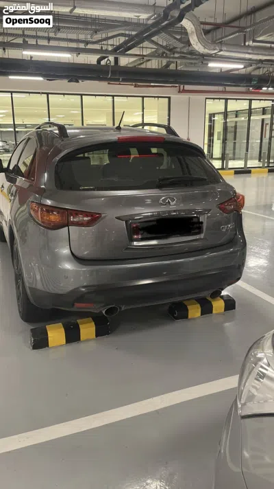 Infiniti QX70 Sport 4