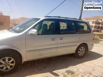 Kia Carnival MPV Standard 2