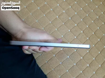 جهاز ريلمي c55 نضافة جيدة جدآ لبطارية كلش زينة والشحن زين والجهاز شخط مابي نضيف بي كارتونة والشاحنة 4