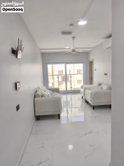 شقة واسعة و مؤثثة في الخوض ب220ريال 3