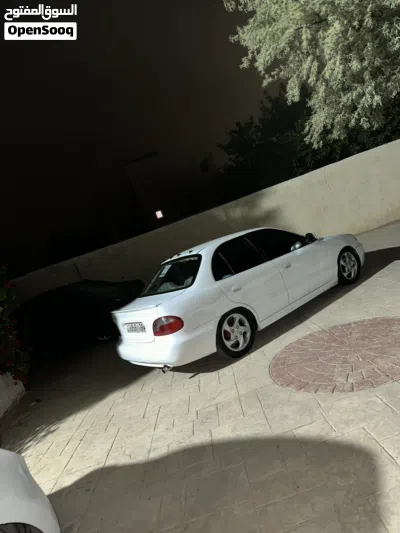 Hyundai Accent Standard 3