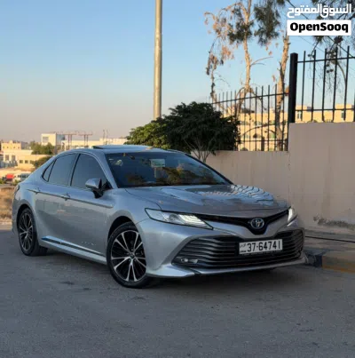 Toyota Camry GLE-X 2