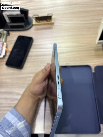 ايباد اير 11 معالج M3 4