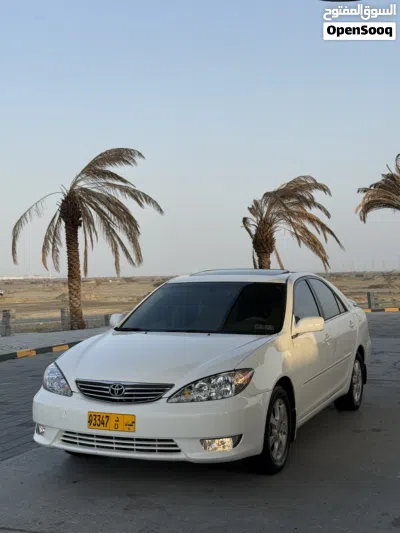 تويوتا كامري XLE 4